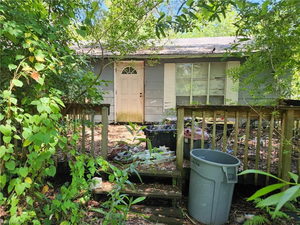 13721 Sophomore LN FORT MYERS, FL 33912