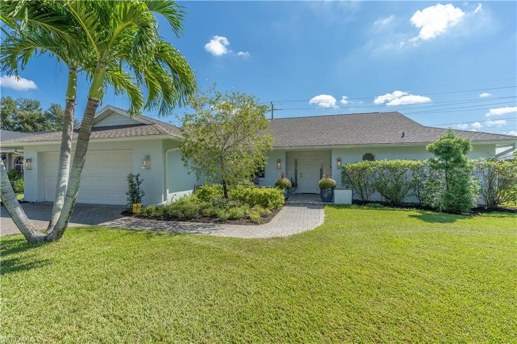 2501 Kings Lake BLVD NAPLES, FL 34112