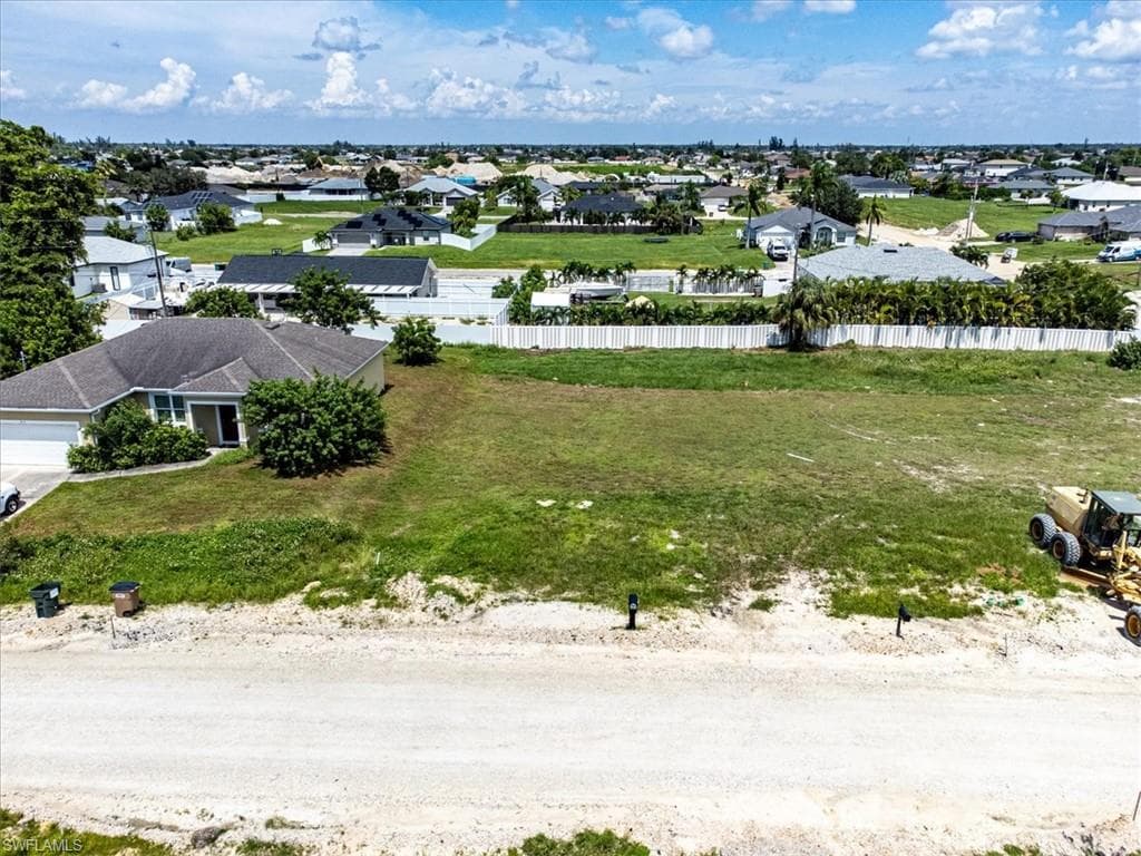 339 NE 9th TER CAPE CORAL, FL 33909