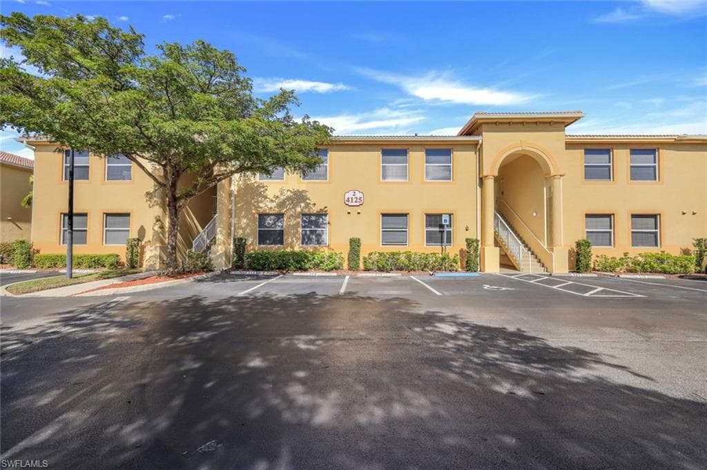 4125 Bellasol CIR 221 FORT MYERS, FL 33916