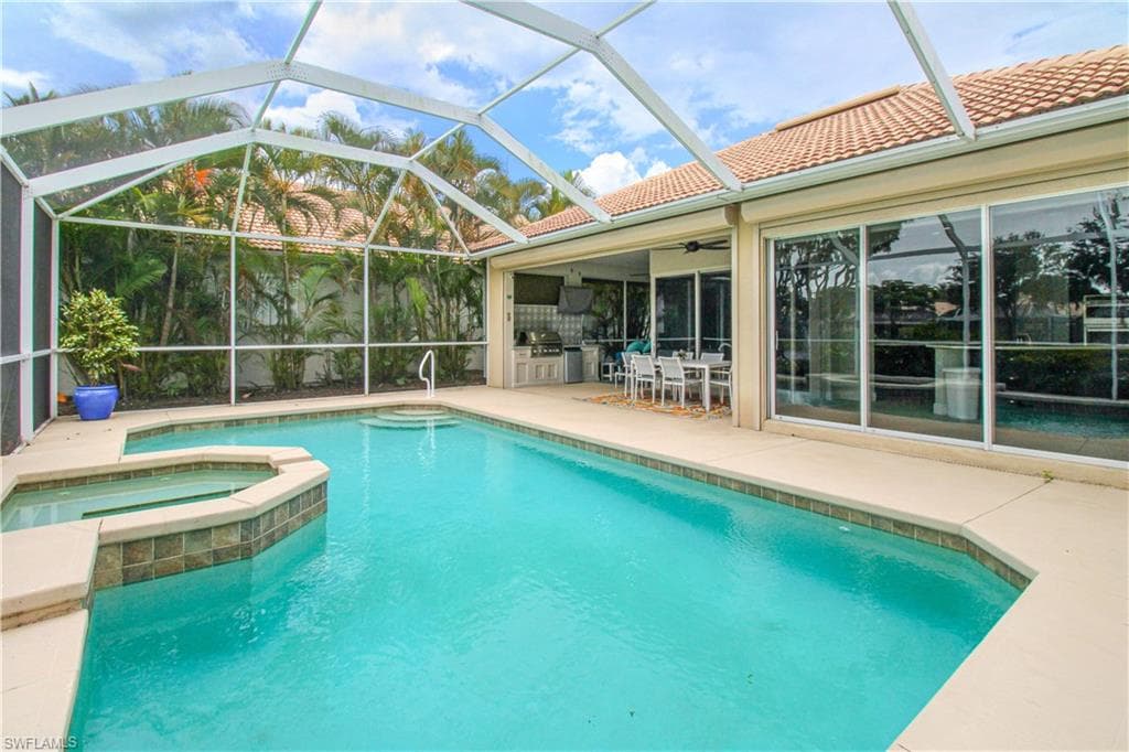 372 Mallory CT NAPLES, FL 34110