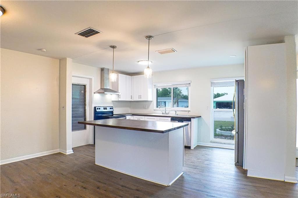 4411 SE 14th PL CAPE CORAL, FL 33904