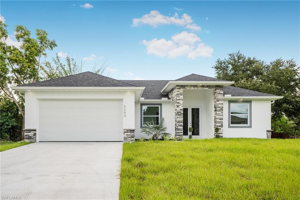 3203 24th ST SW LEHIGH ACRES, FL 33976