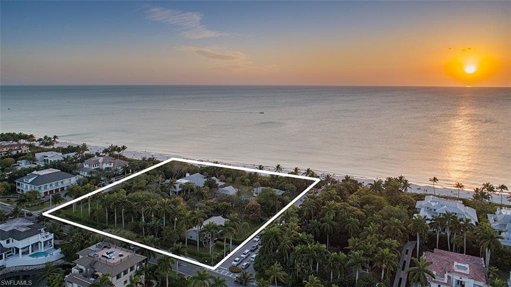 20 14th AVE S NAPLES, FL 34102