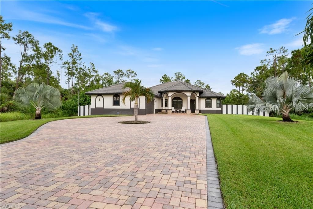 718 Palmetto AVE LEHIGH ACRES, FL 33972