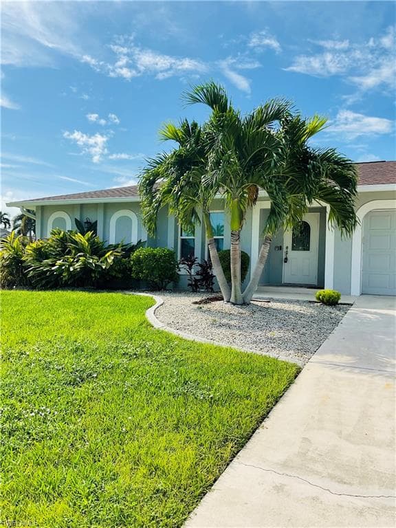 2302 SW 53rd TER CAPE CORAL, FL 33914