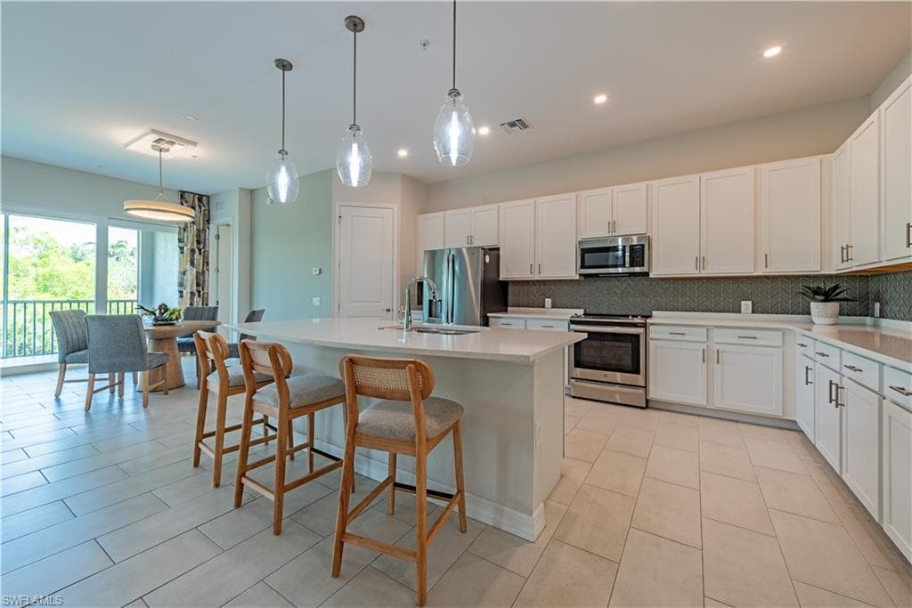 172 Indies DR E #201 NAPLES, FL 34114