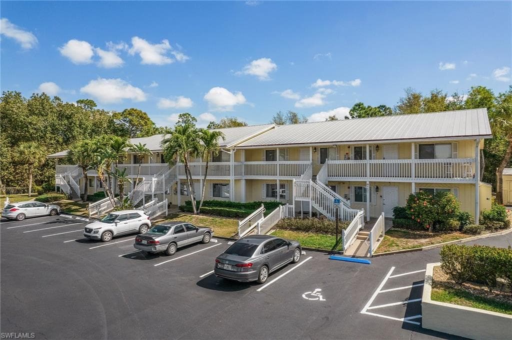 4621 Bayshore DR Q9 NAPLES, FL 34112