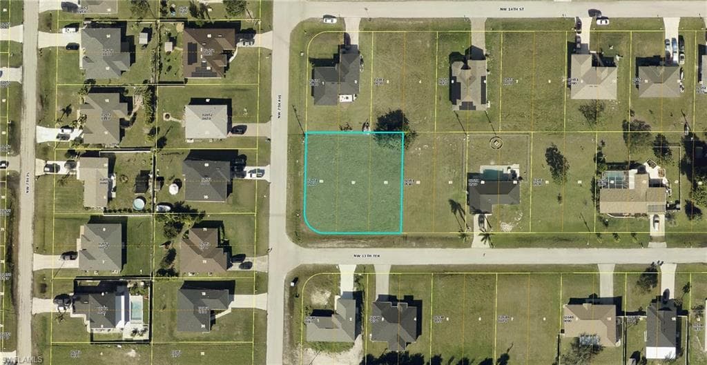 635 13th TER CAPE CORAL, FL 33993