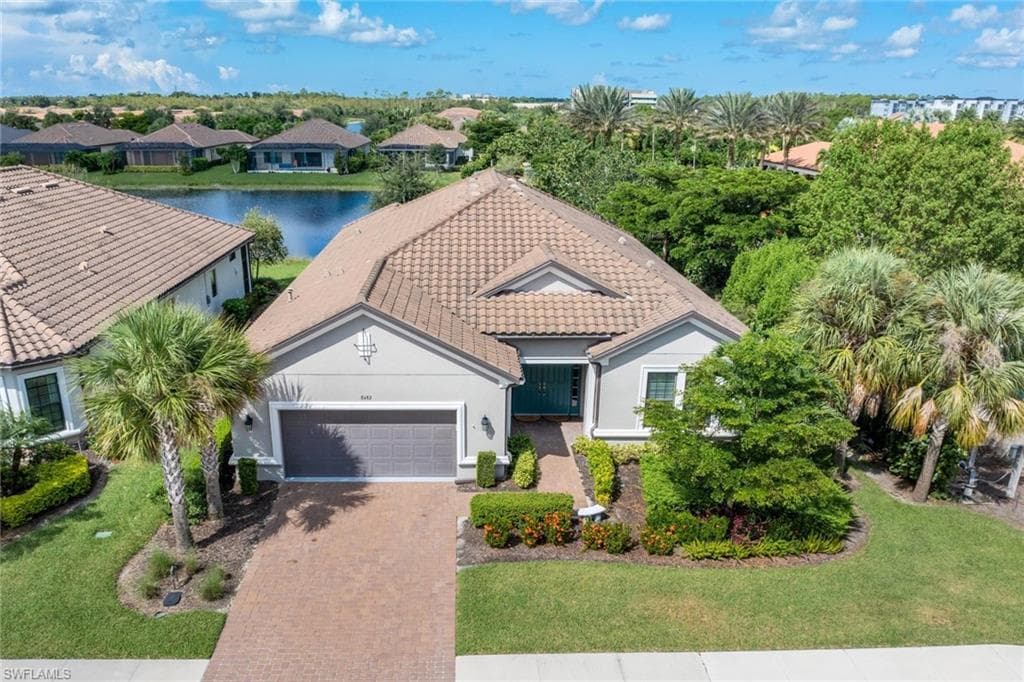 8482 Viale CIR NAPLES, FL 34114