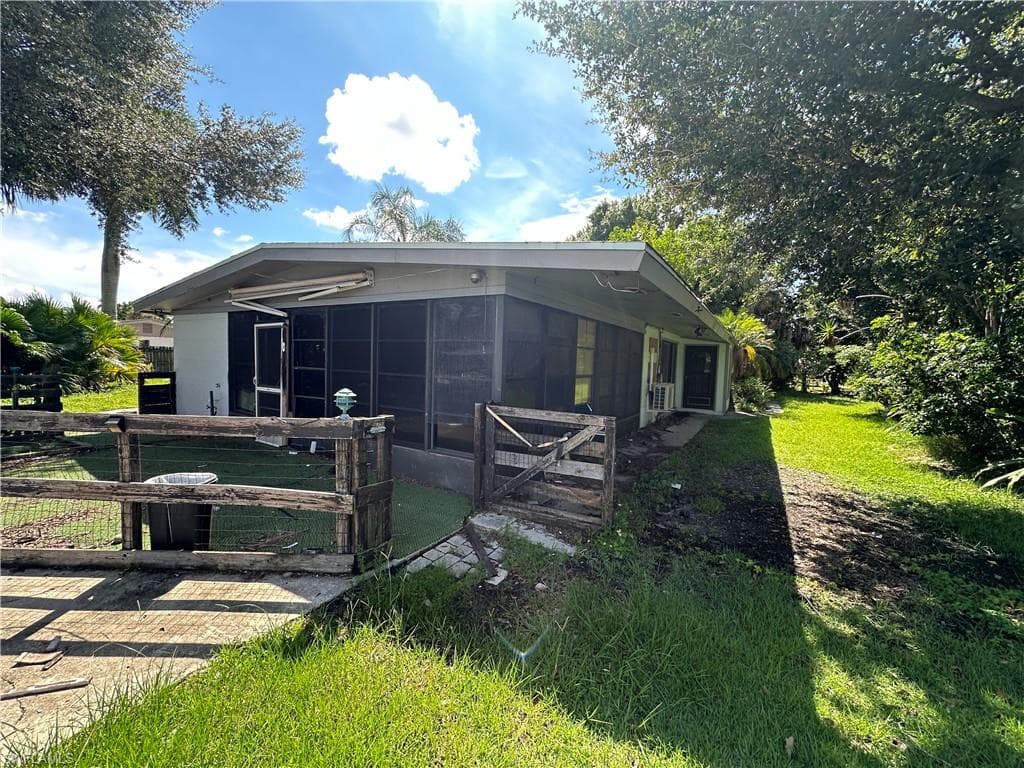 1132 Donald RD NORTH FORT MYERS, FL 33917