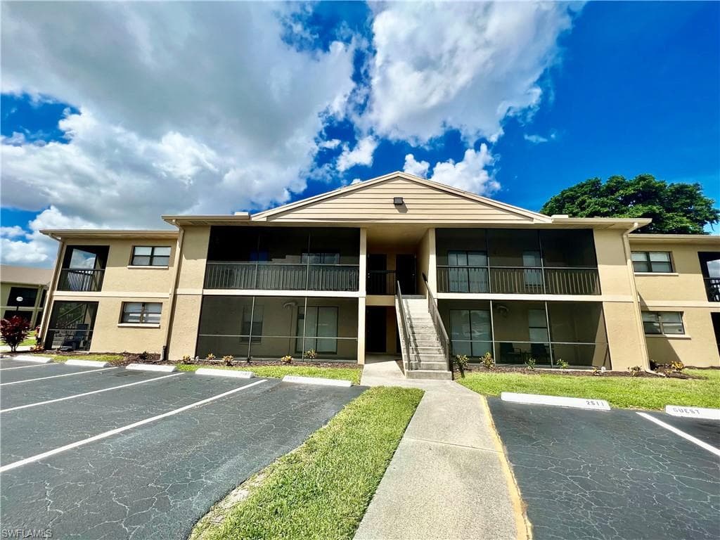 5325 Summerlin RD 2512 FORT MYERS, FL 33919