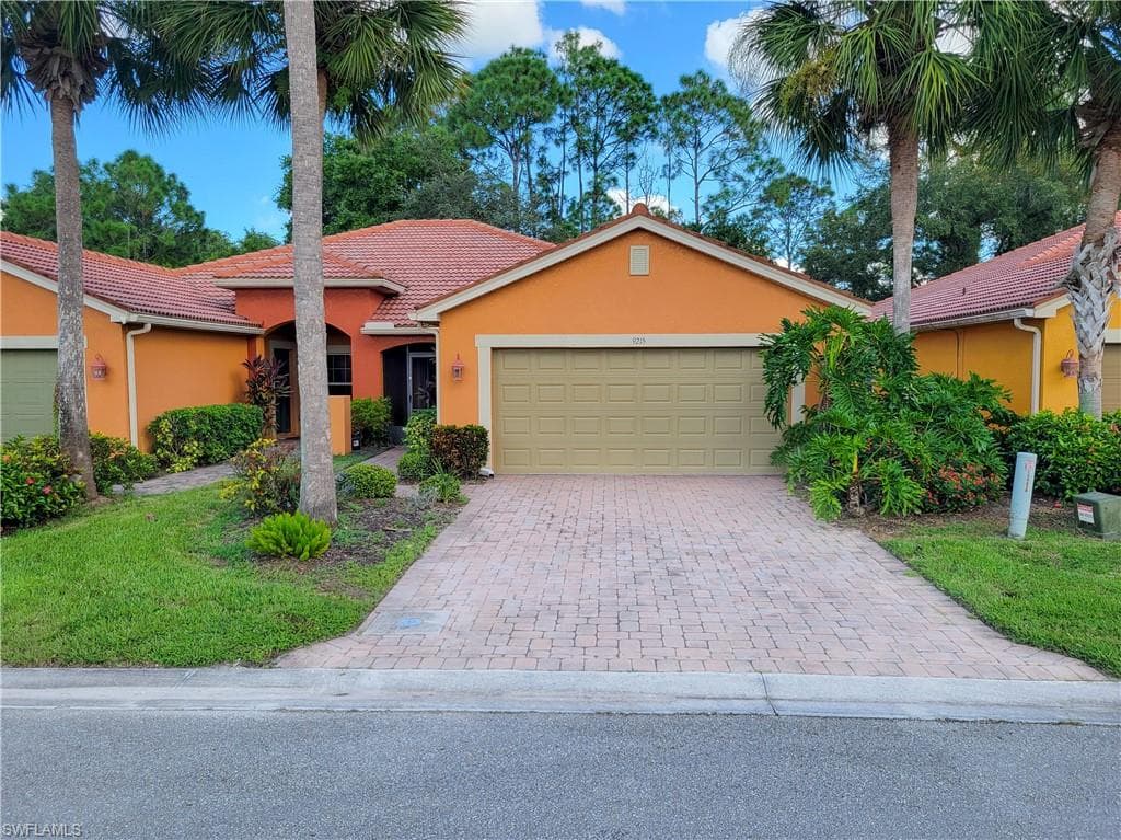 9215 Aegean CIR LEHIGH ACRES, FL 33936