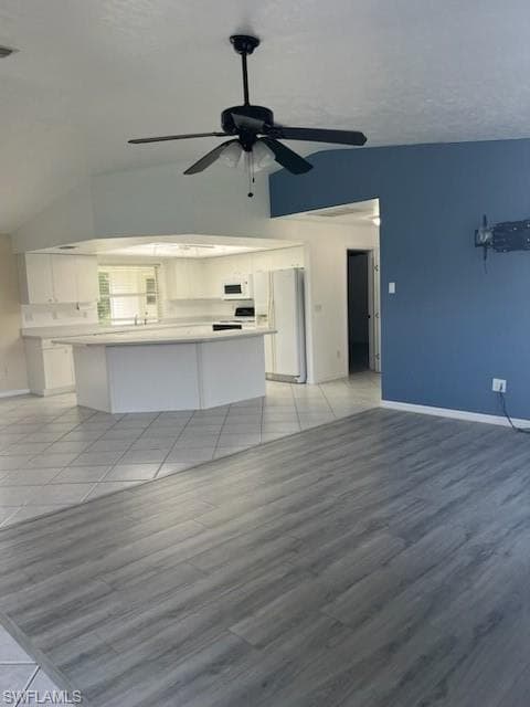 210 SE 28th TER CAPE CORAL, FL 33904