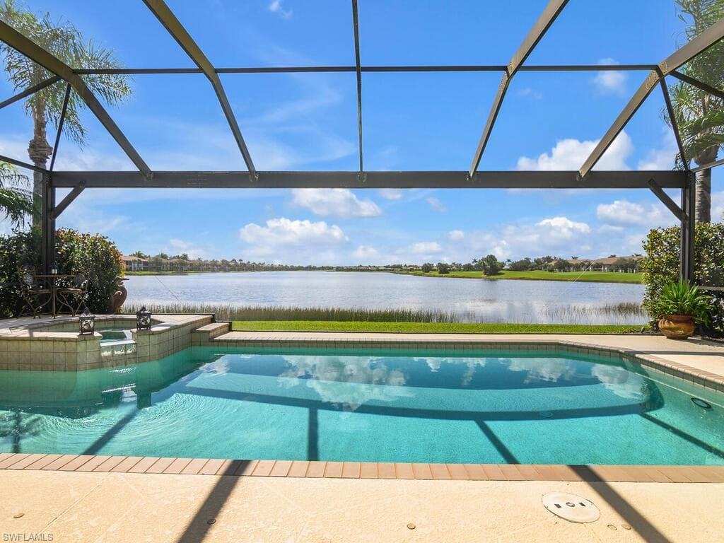 10414 Smokehouse Bay DR SW NAPLES, FL 34120