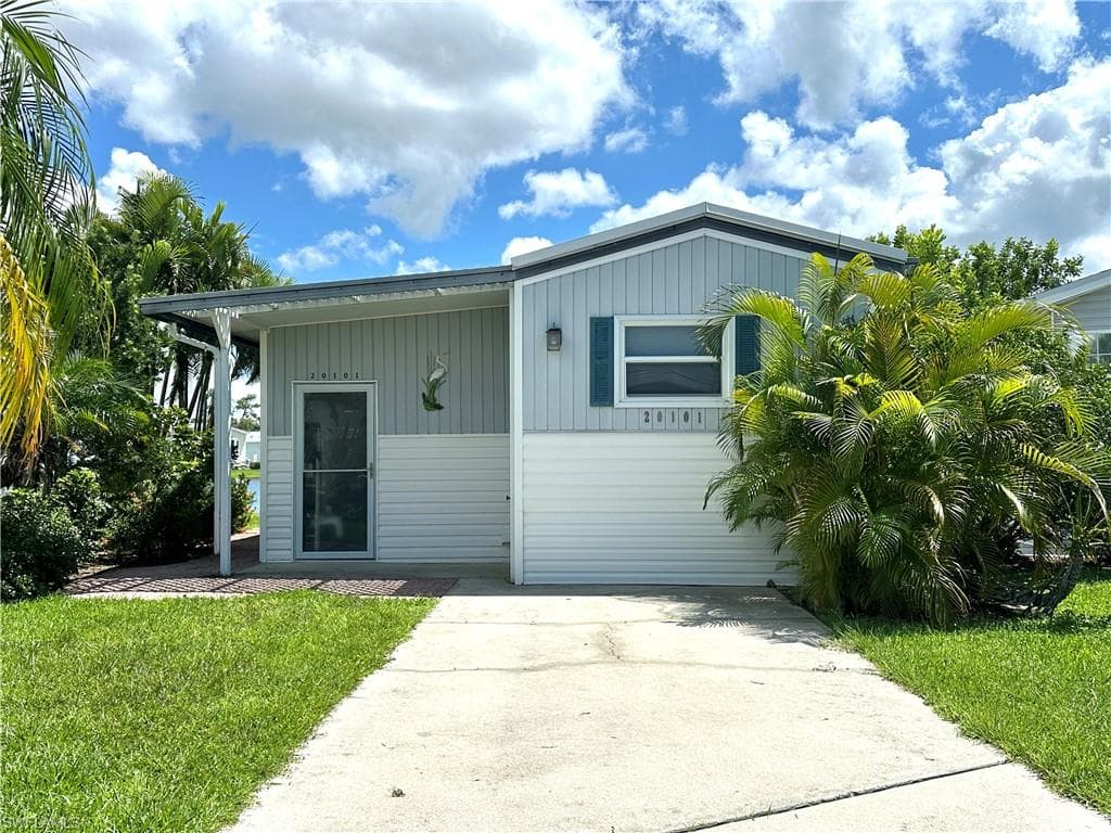 20101 Cobblestone CT ESTERO, FL 33928