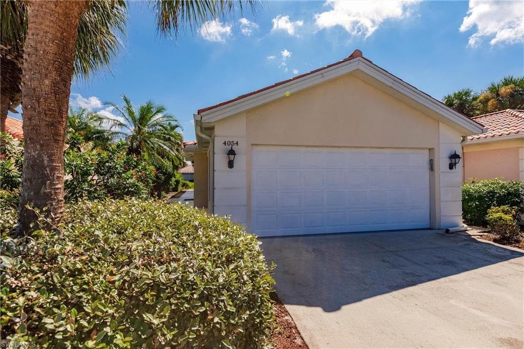 4054 Los Altos CT NAPLES, FL 34109