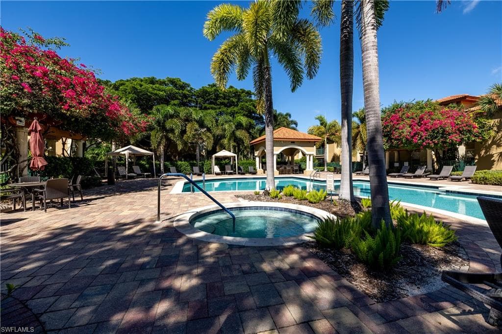 8851 Colonnades CT W 116 BONITA SPRINGS, FL 34135