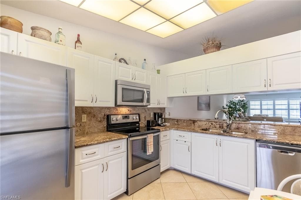 3512 Antarctic CIR 2508 NAPLES, FL 34112