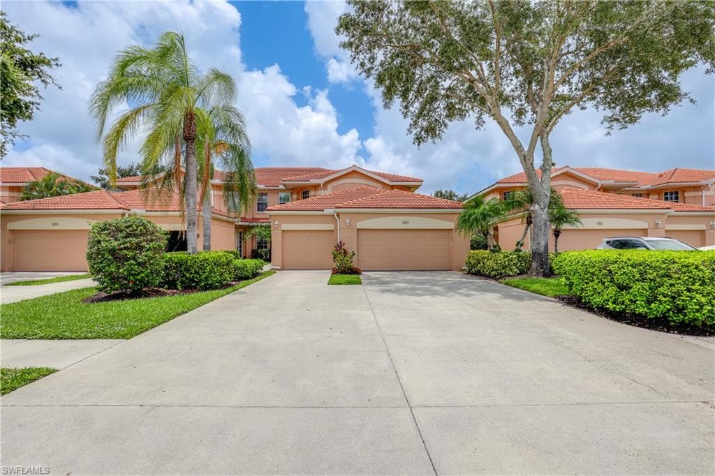 2015 Crestview WAY 117 NAPLES, FL 34119