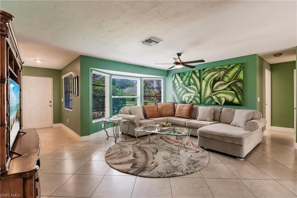 472 Palm River BLVD NAPLES, FL 34110
