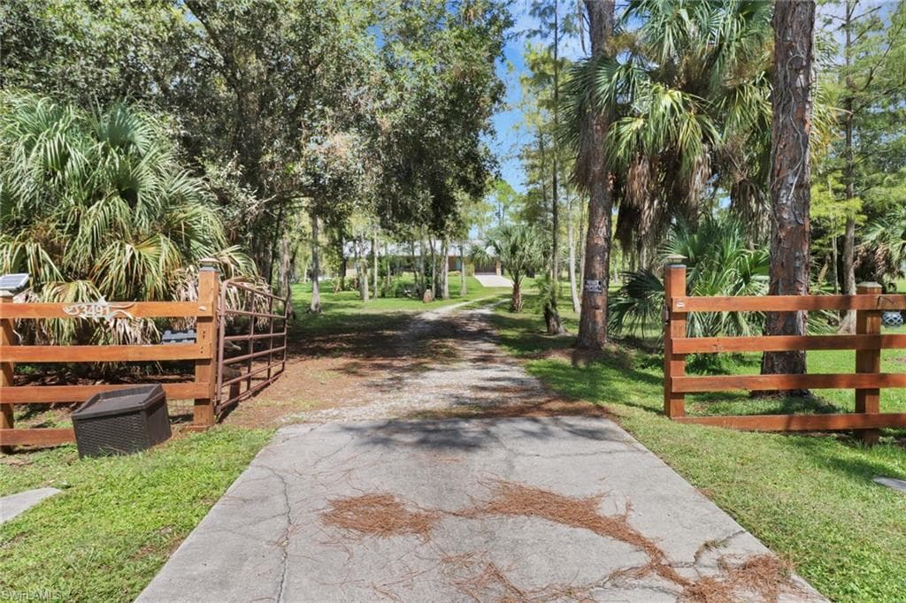 3491 2nd AVE NE NAPLES, FL 34120