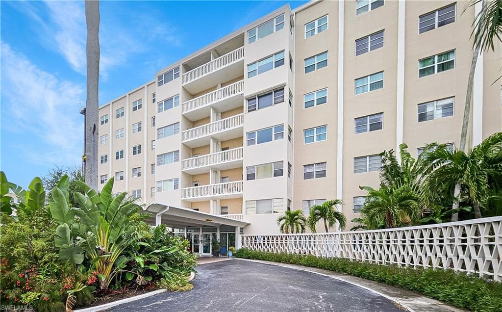 1900 Clifford ST 407 FORT MYERS, FL 33901