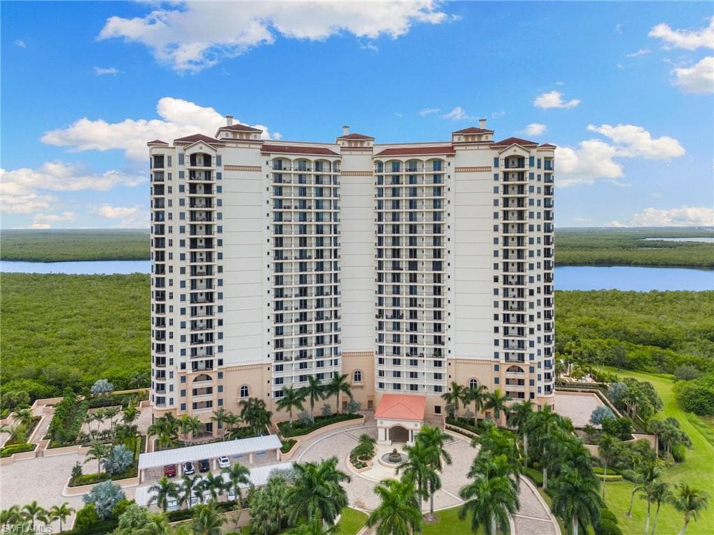 1050 Borghese LN 402 NAPLES, FL 34114