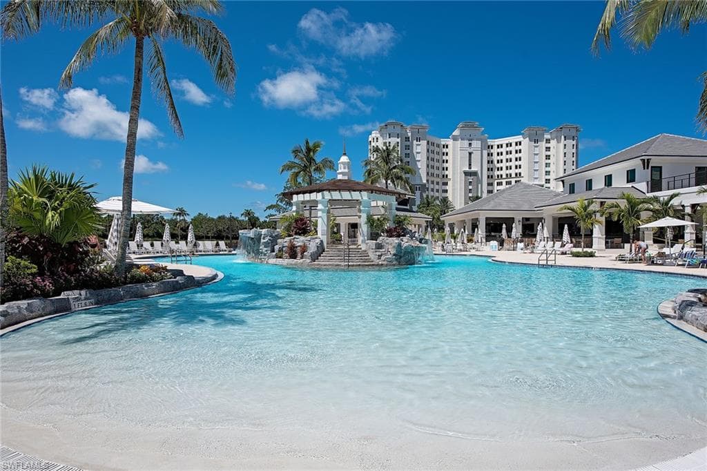 285 Grande WAY 1606 NAPLES, FL 34110