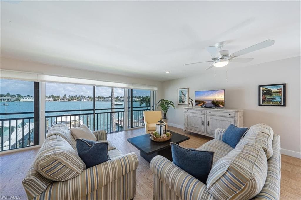 2800 Gulf Shore BLVD N 209 NAPLES, FL 34103