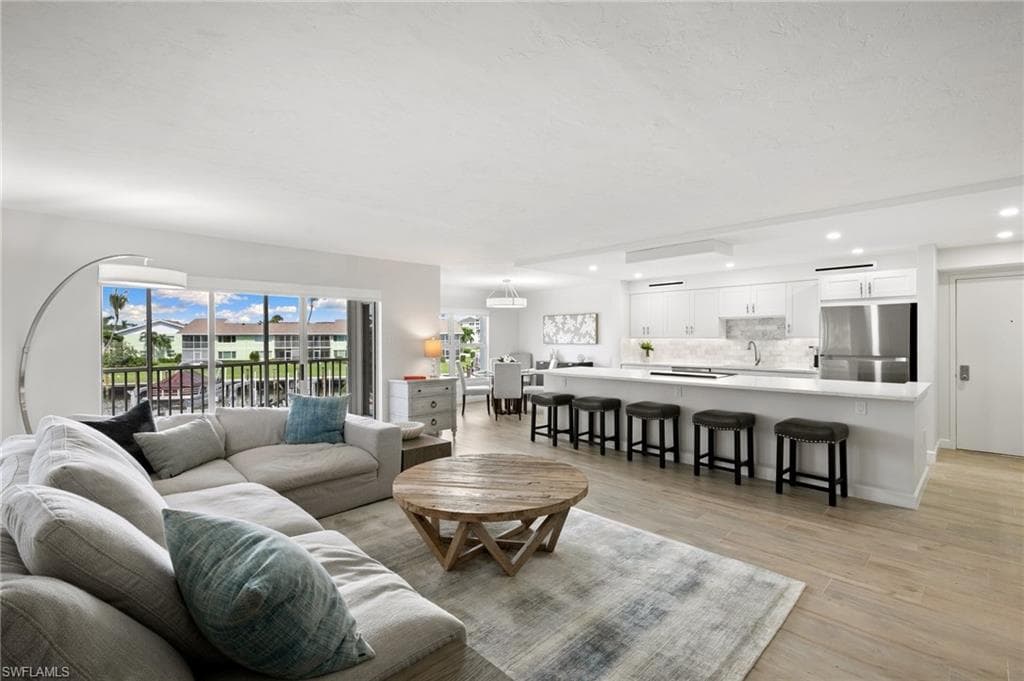891 Huron CT 201 MARCO ISLAND, FL 34145