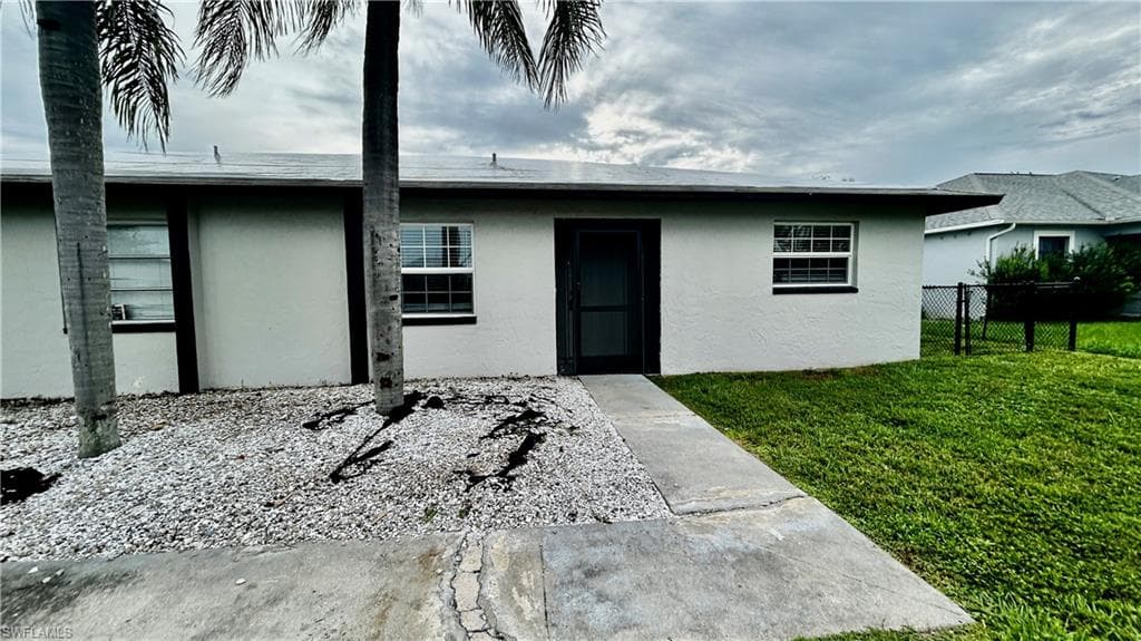527 SE 5th PL CAPE CORAL, FL 33990