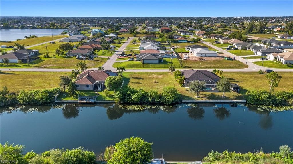 211 NE 19th TER CAPE CORAL, FL 33909