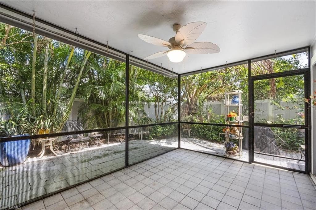 205 Woodshire LN 18 NAPLES, FL 34105