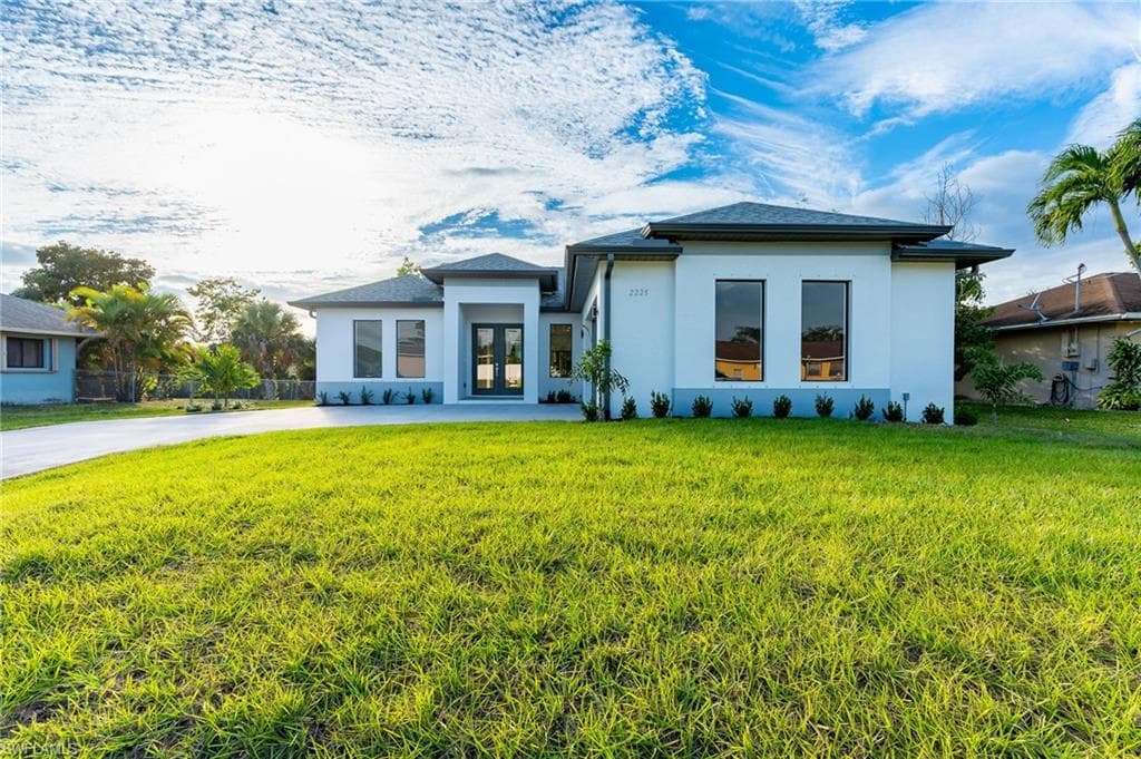 1833 DESOTO BLVD N NAPLES, FL 34120