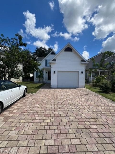 417 Leawood CIR