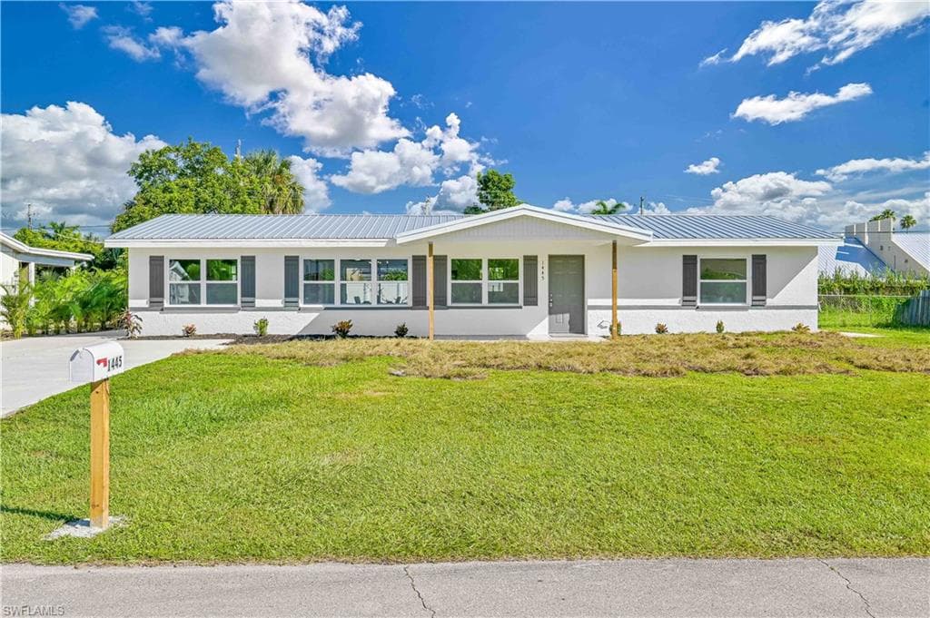 1445 Davis DR FORT MYERS, FL 33919