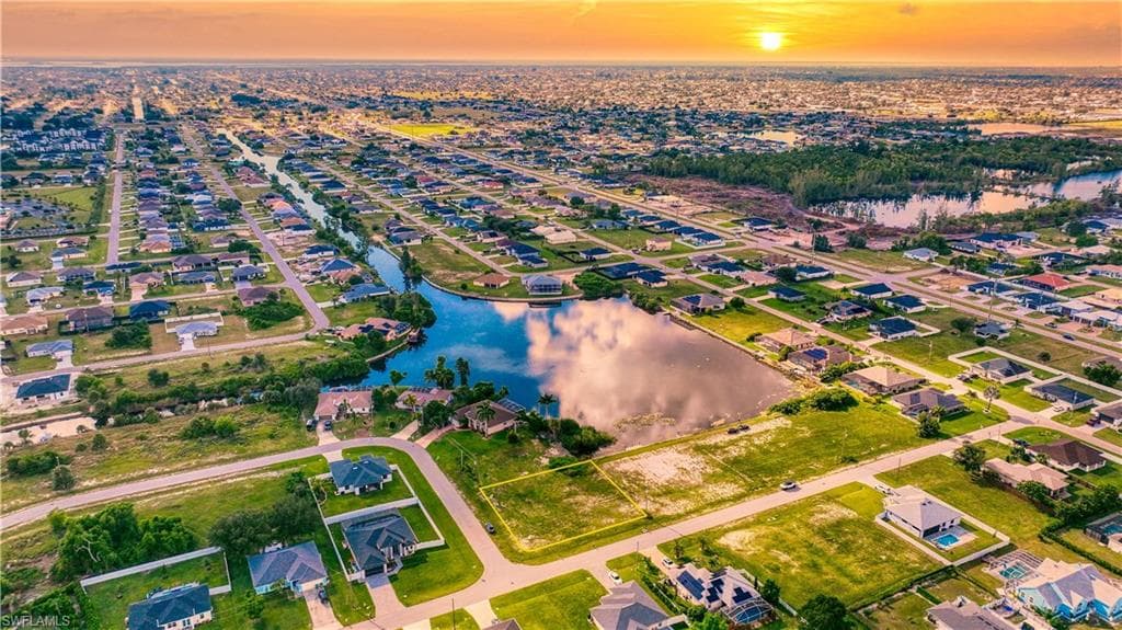 120 SW 9th AVE CAPE CORAL, FL 33991