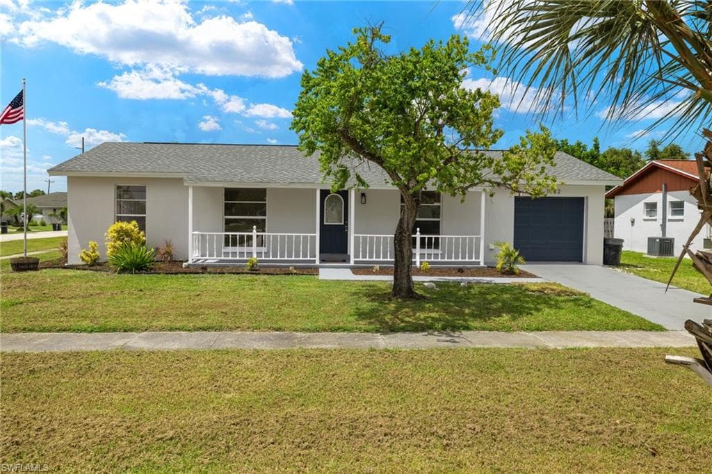 1062 Lovely WAY NORTH FORT MYERS, FL 33903