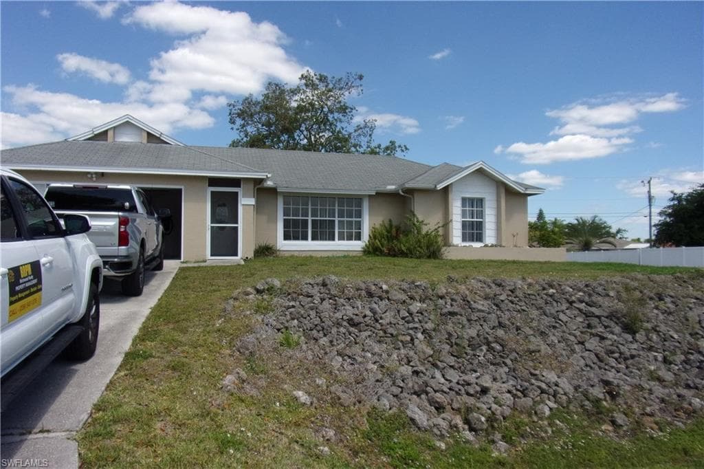 1525 NE 18th AVE CAPE CORAL, FL 33909