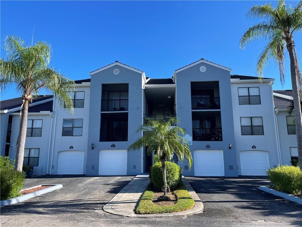 13555 Eagle Ridge DR 923 FORT MYERS, FL 33912