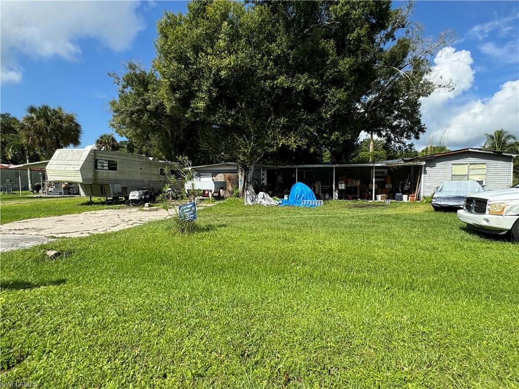 4090 Palm LN FORT MYERS, FL 33905