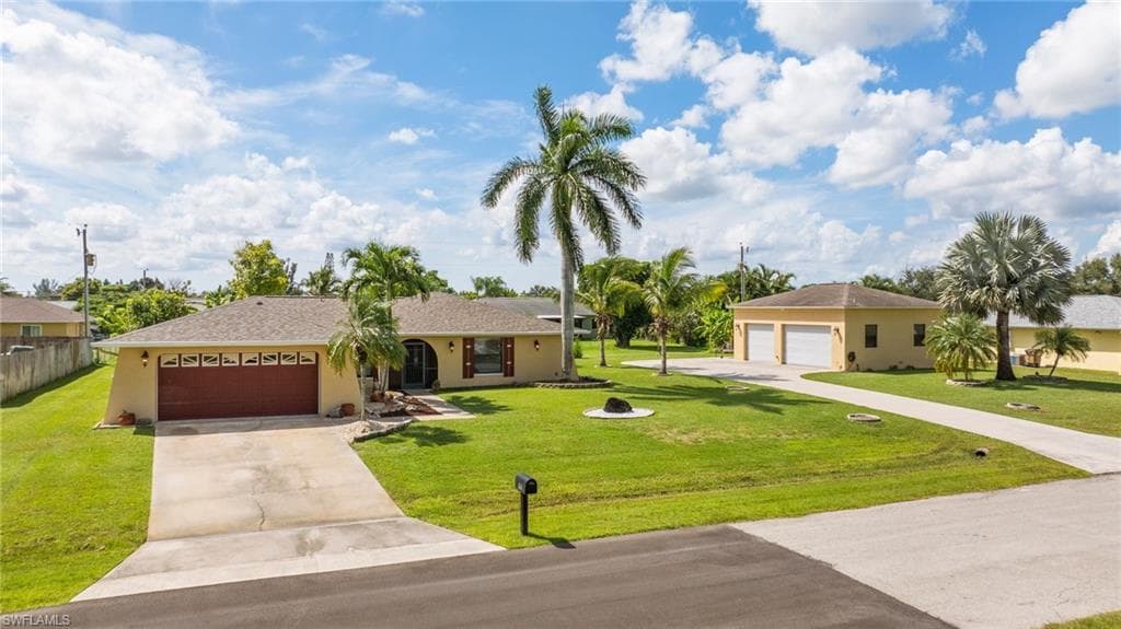 210 SE 17th TER CAPE CORAL, FL 33990