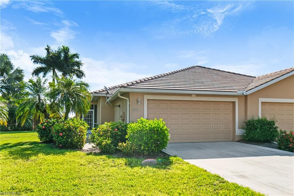 4775 Fairloop RUN LEHIGH ACRES, FL 33973