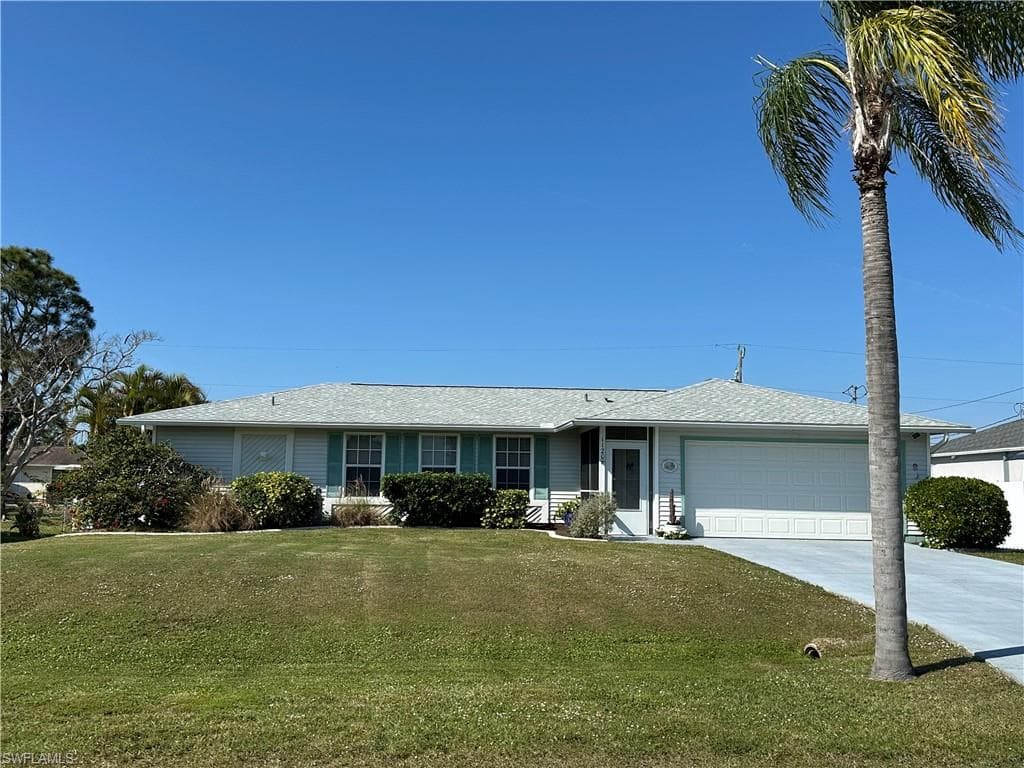 1120 SW 8th CT CAPE CORAL, FL 33991