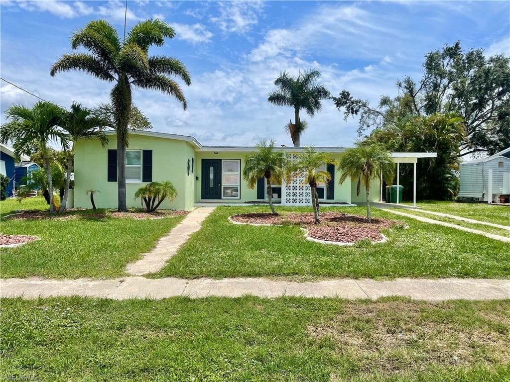 166 Buckeye AVE NW PORT CHARLOTTE, FL 33952