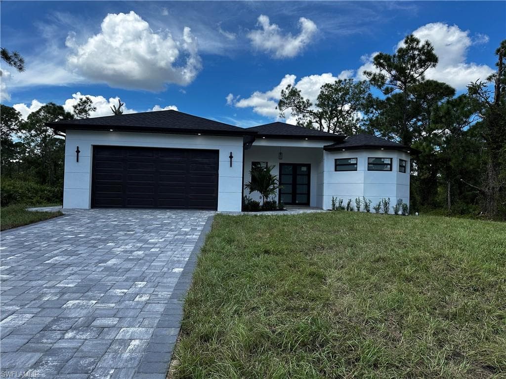 184 Lomax AVE S LEHIGH ACRES, FL 33974