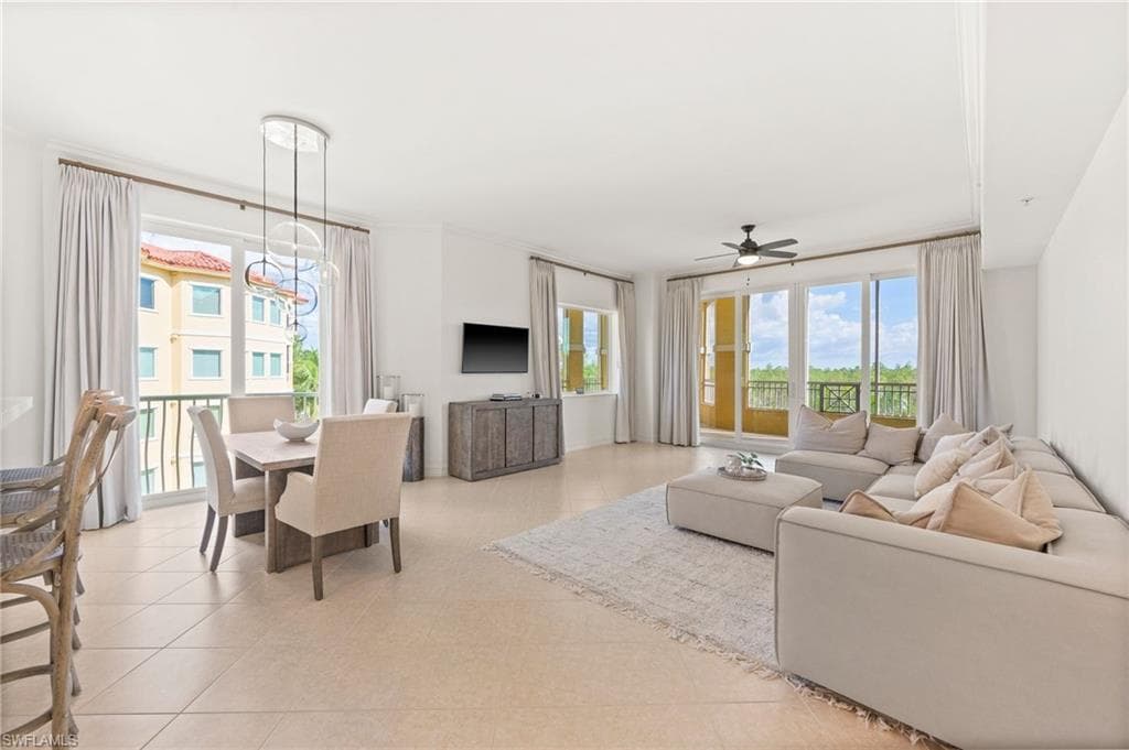 2738 Tiburon BLVD E B-402 NAPLES, FL 34109
