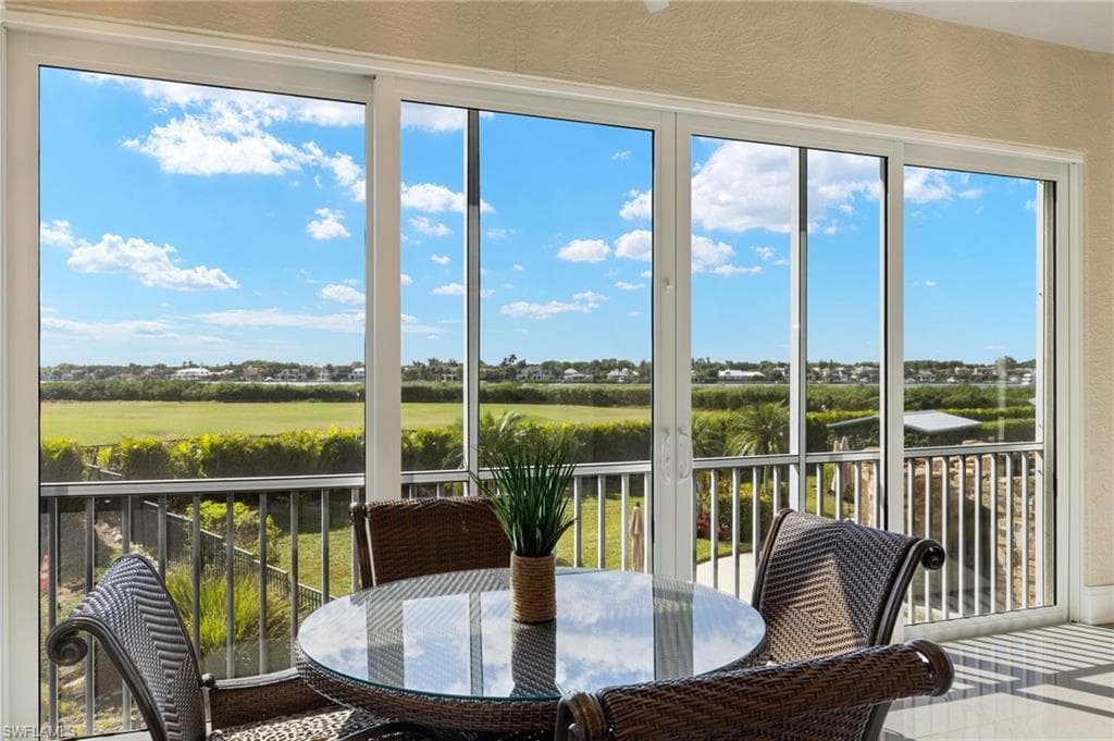 1620 Star Point LN 1-102 NAPLES, FL 34112