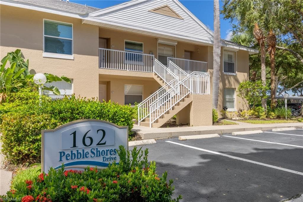 162 Pebble Shores DR 103 NAPLES, FL 34110